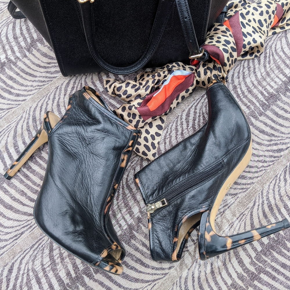 SOLD Ann Taylor peep toes, black/tortoiseshell - Picture 3 of 13